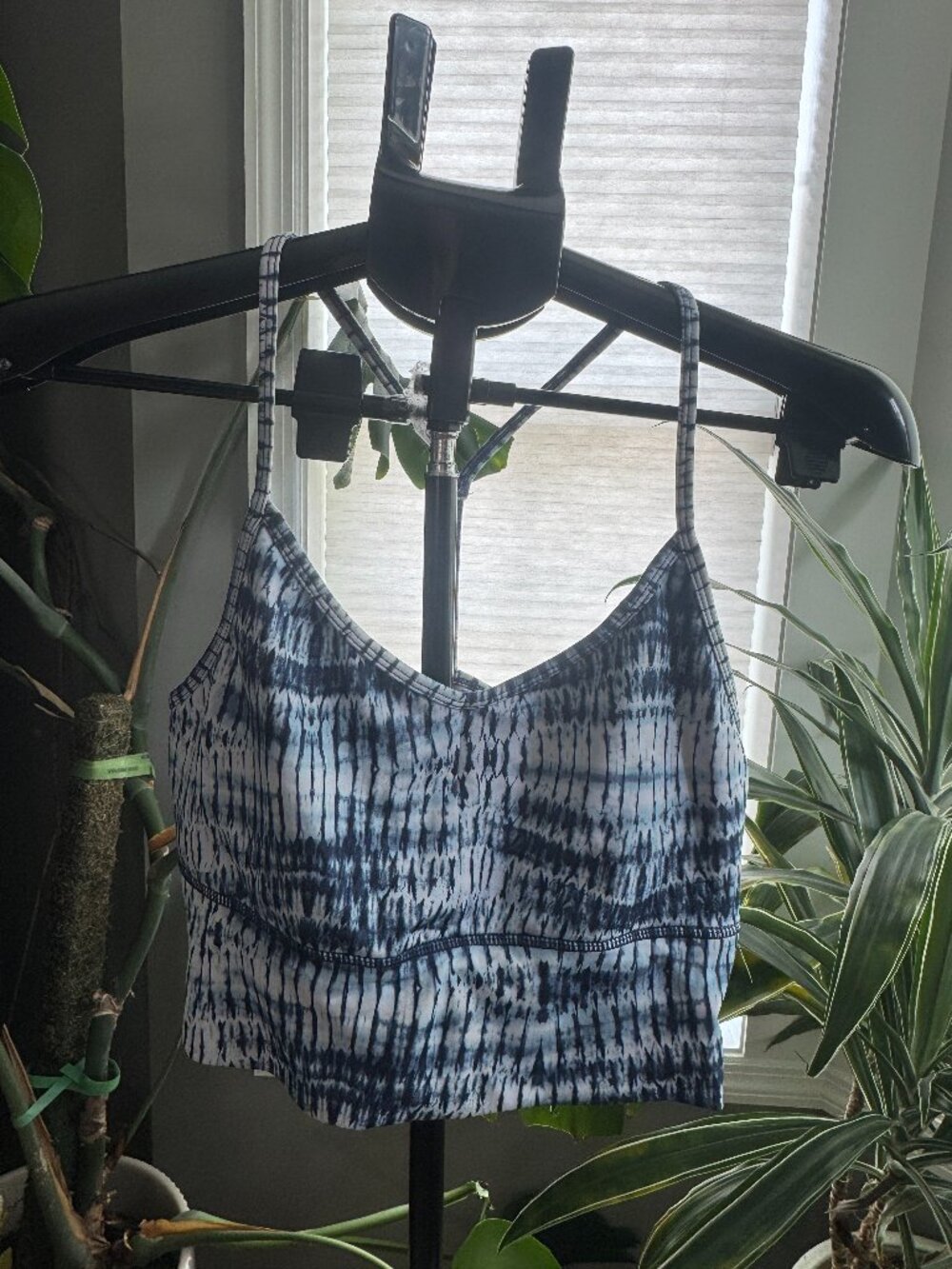 Gaiam Blue & White Tie Dye Strappy Y-Back Active Crop Top ✨ Size L